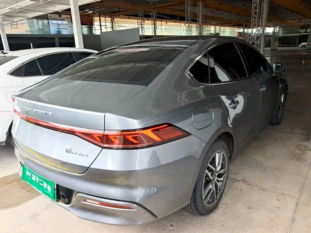 Qin PLUS DM-i 55 KM Flagship