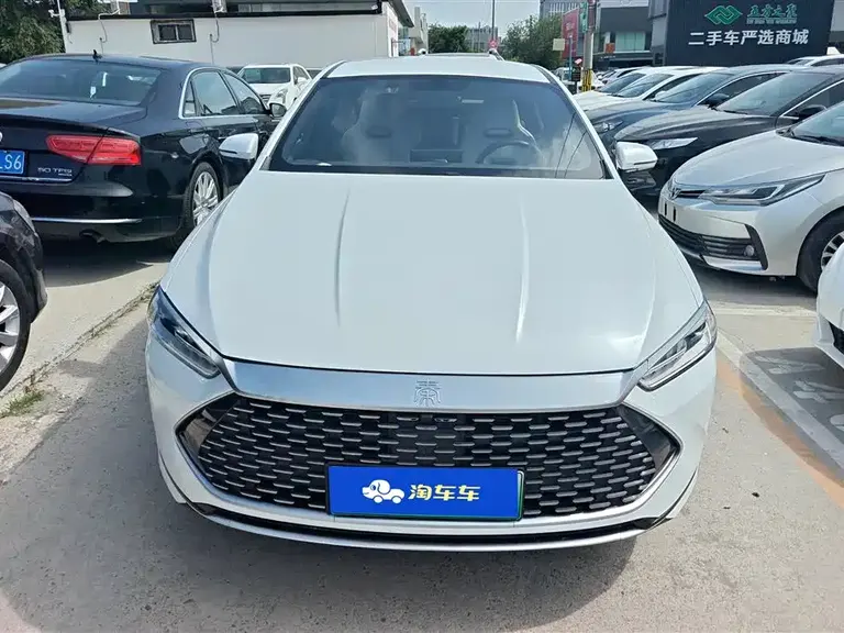 BYD Qin PLUS Glory DM-i 55 KM Transcend