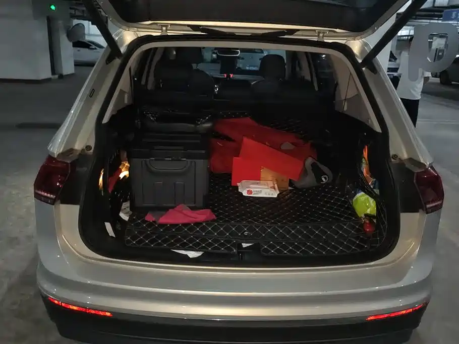 Tiguan L 380 TSI Auto 4 WD Smart Motion Luxury 7-seat CN-VI