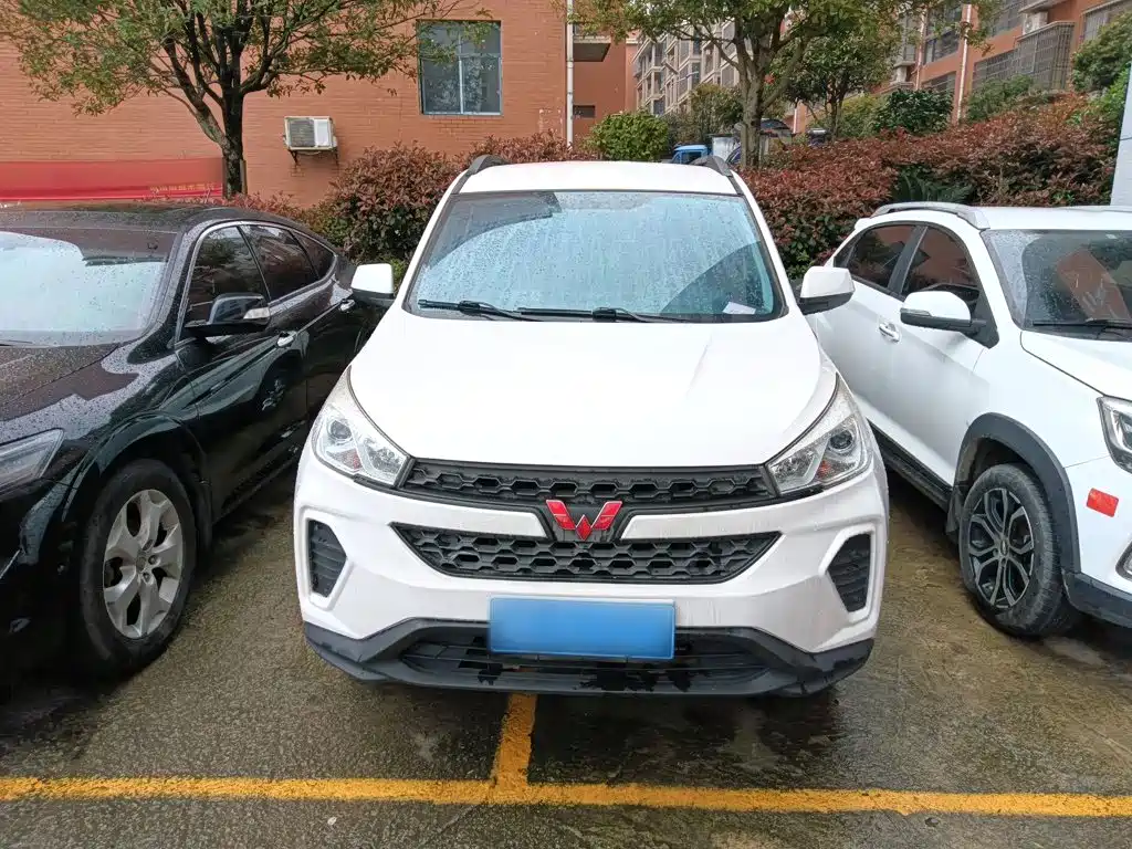 Wuling Hongguang S3 1.5 L Manual Standard CN-VI