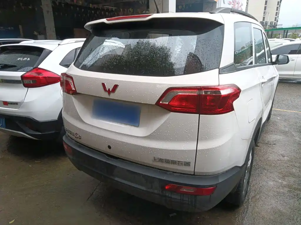 Wuling Hongguang S3 1.5 L Manual Standard CN-VI