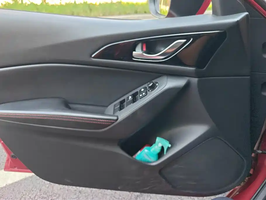 Mazda 3 Axela Hatchback 2.0 L Auto Flagship