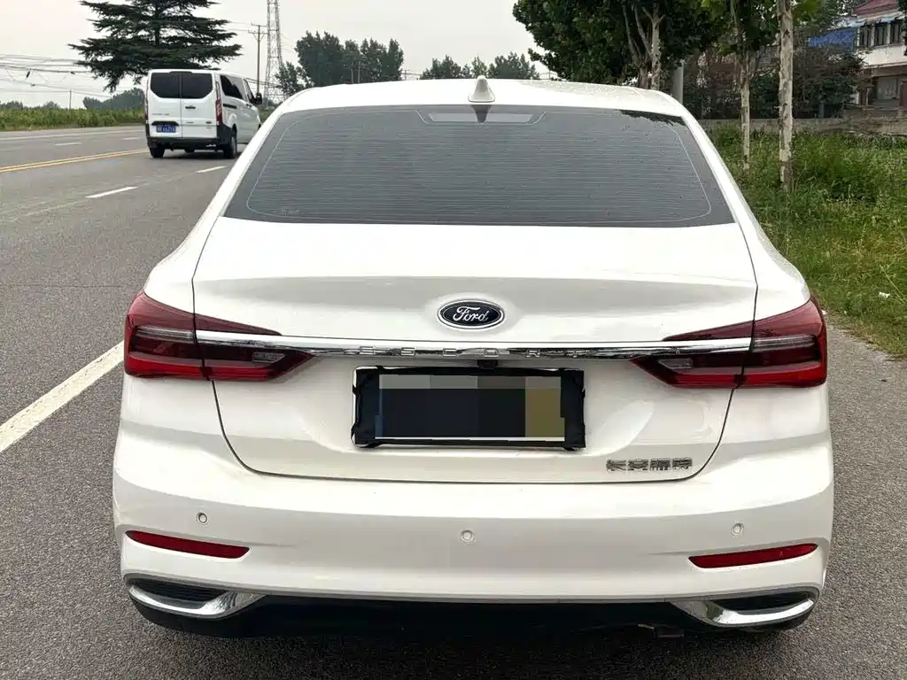 Escort 1.5 L Auto Diamond