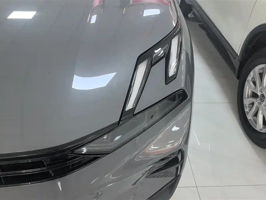 Lynk & Co 06 Renew 1.5 T Halo