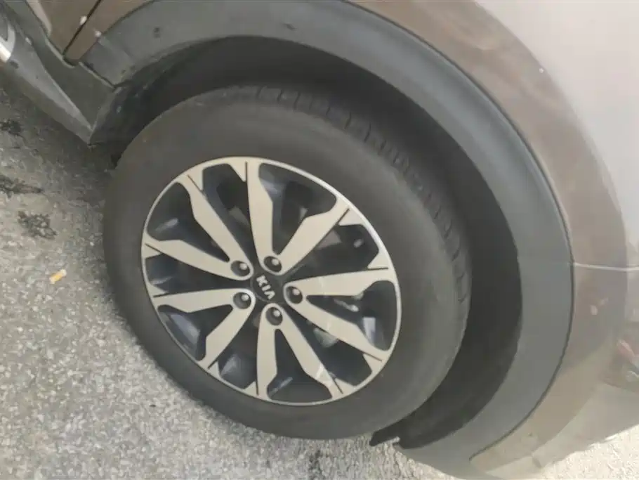 Kia KX5 1.6 T Auto 2 WD DLX