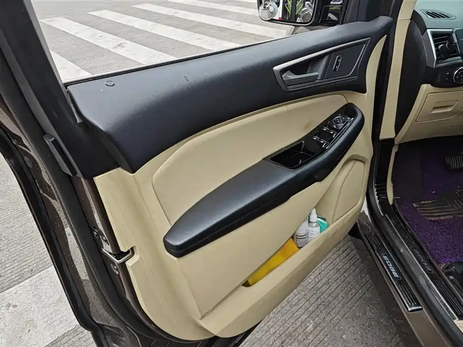 Edge EcoBoost 245 2 WD Elite Sharp 5-seat