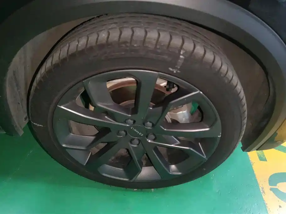 Lynk & Co 05 2.0 TD 4 WD Power Halo