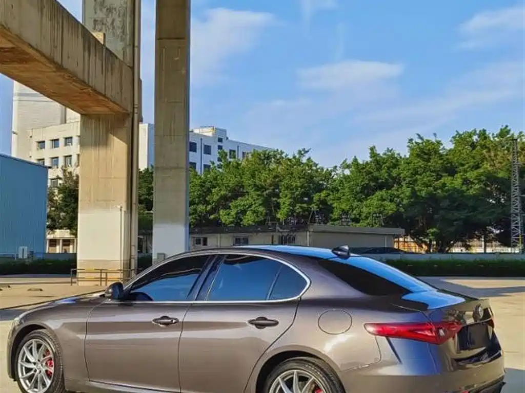 Giulia 2.0 T 280 HP Luxury