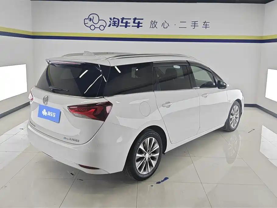 Buick GL6 323 T Light Hybrid Connected Luxury