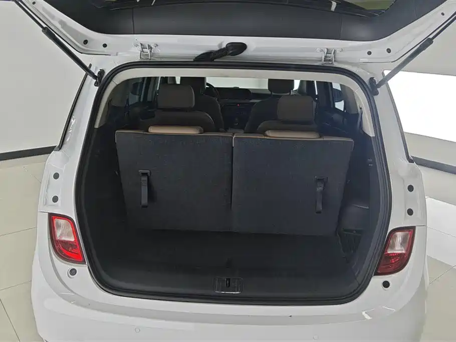 Buick GL6 323 T Light Hybrid Connected Luxury