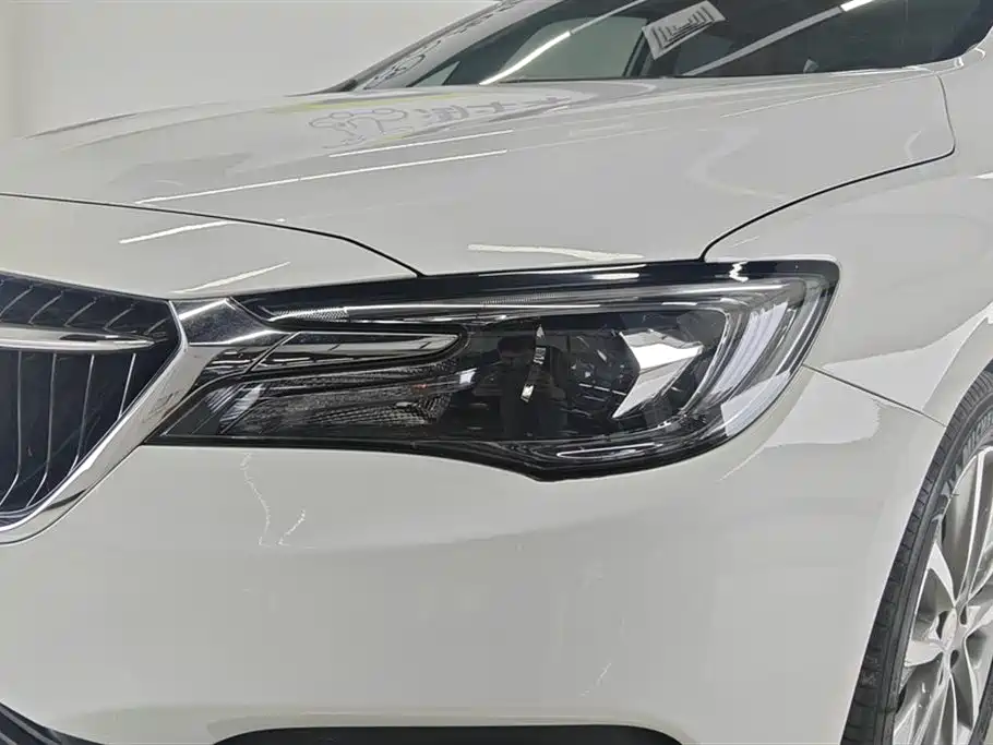 Buick GL6 323 T Light Hybrid Connected Luxury