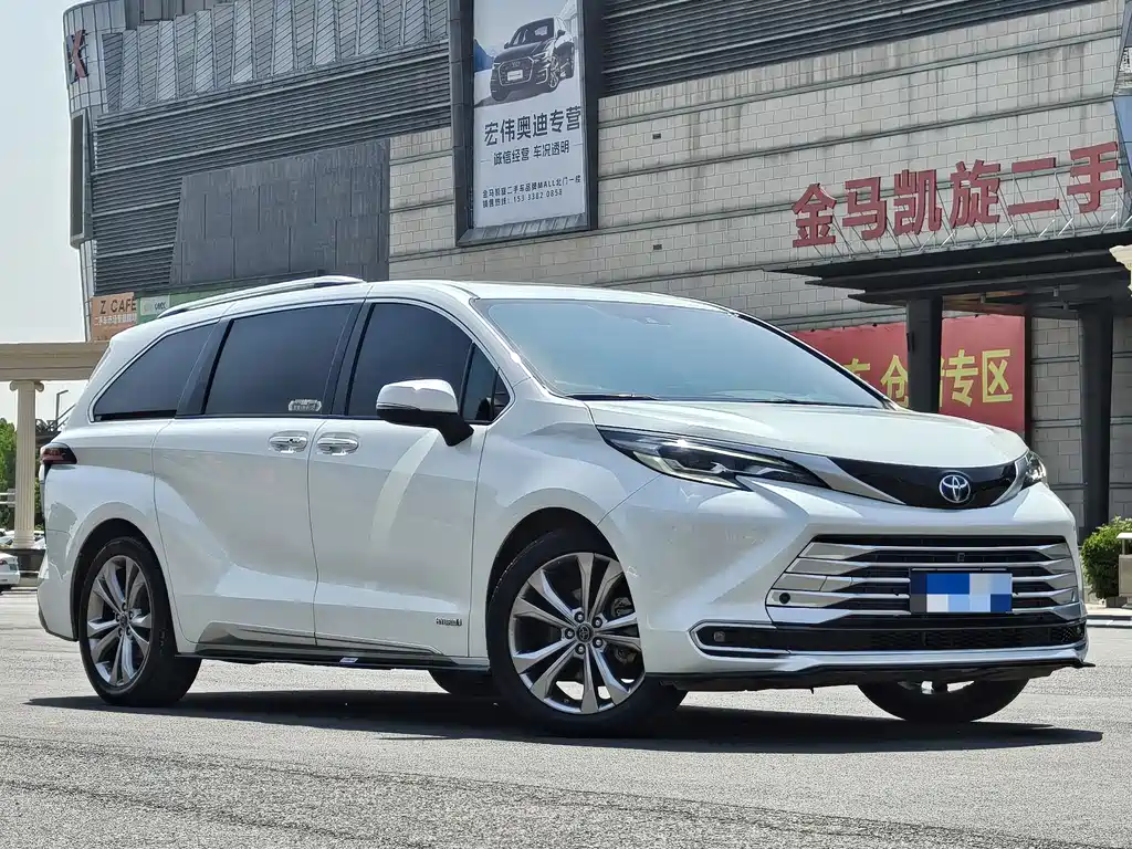 Sienna 2.5 L Hybrid Platinum