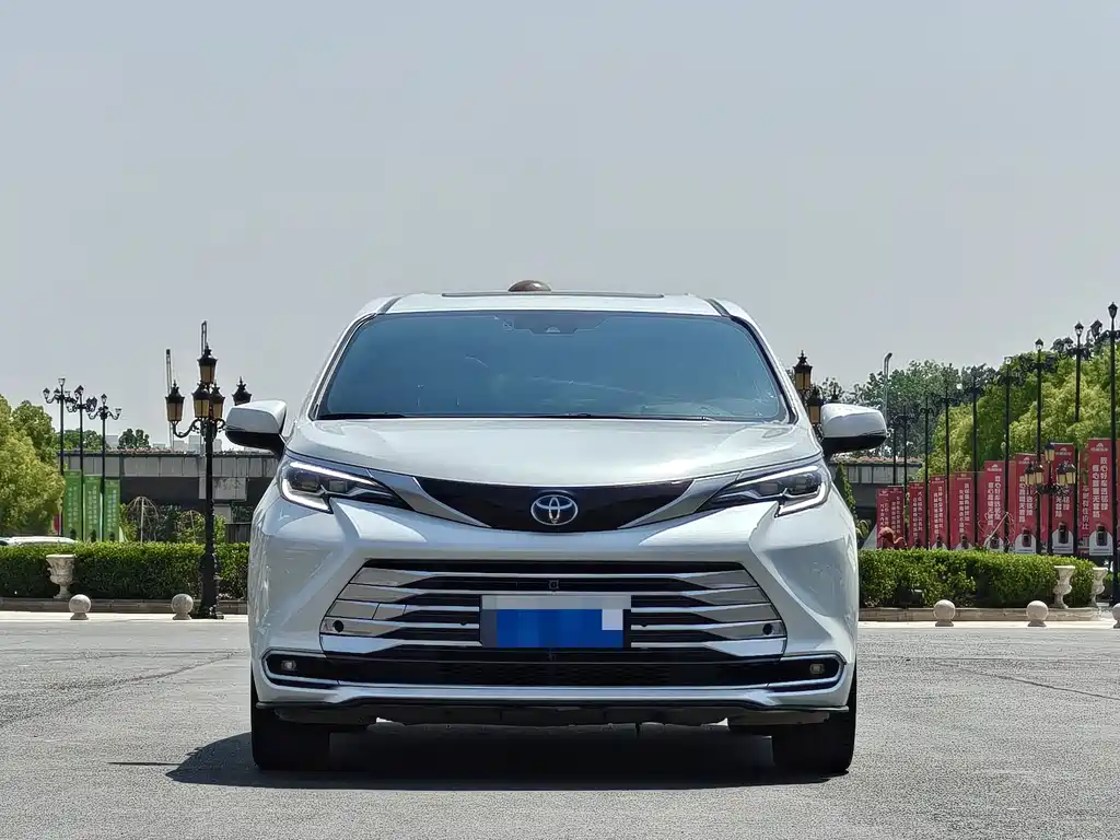 Sienna 2.5 L Hybrid Platinum