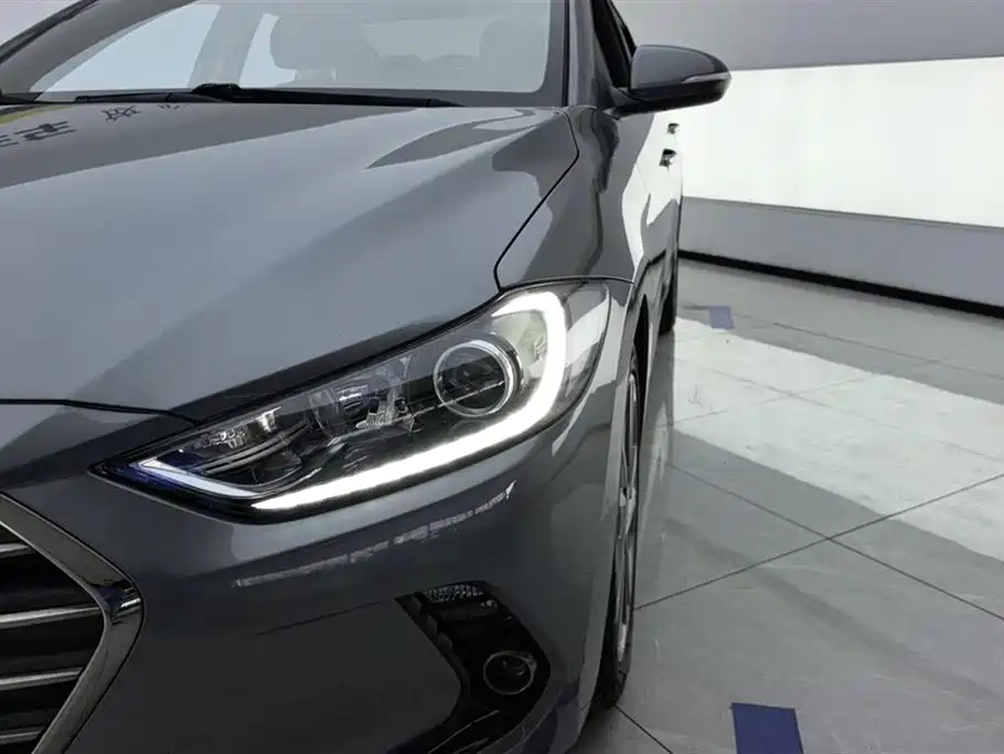 Elantra 1.6 L Auto 15 Anniversary Special Edition