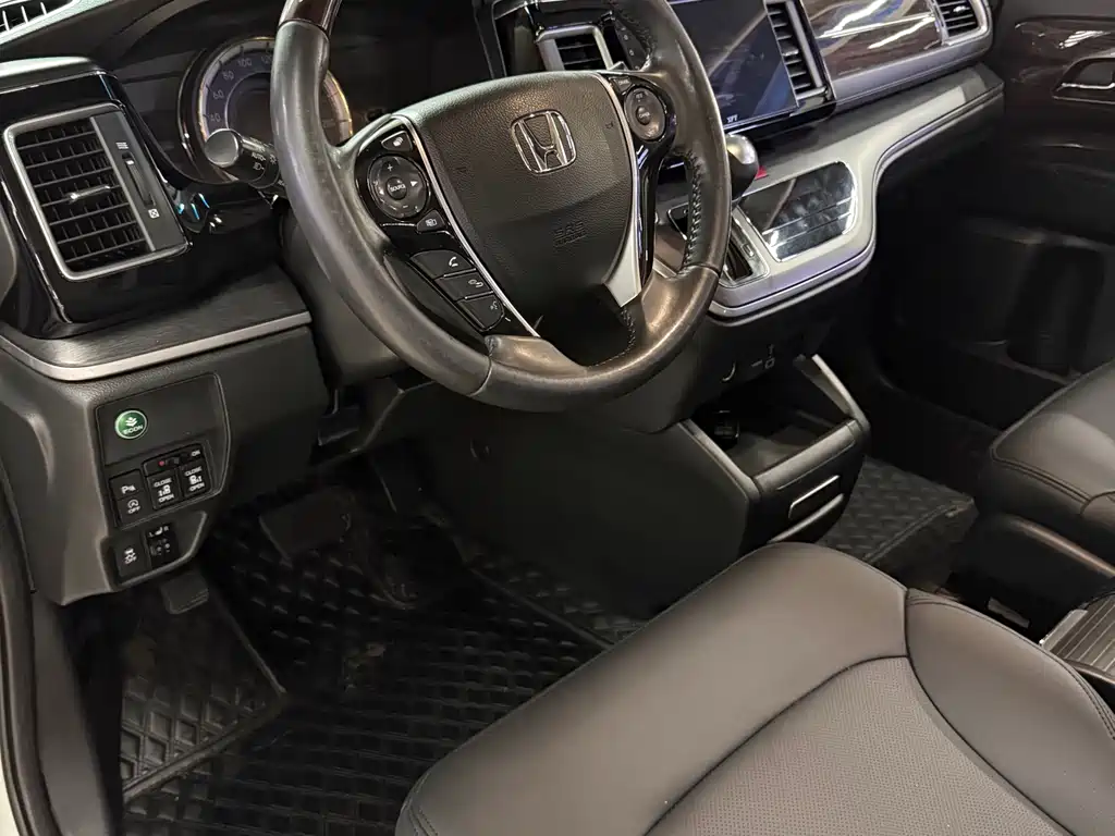 Elysion 2.4 L Style