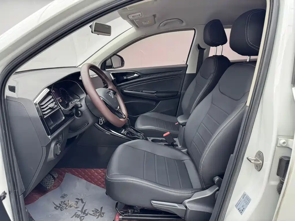 Jetta VS5 280 TSI Auto Progressive