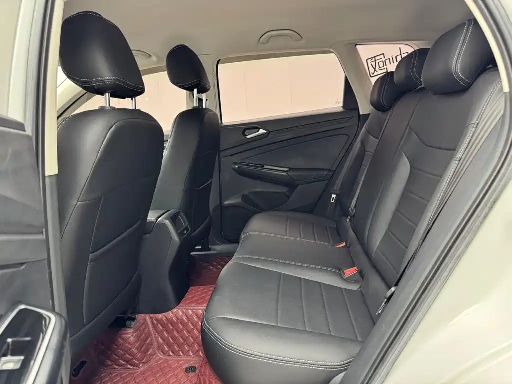 Jetta VS5 280 TSI Auto Progressive