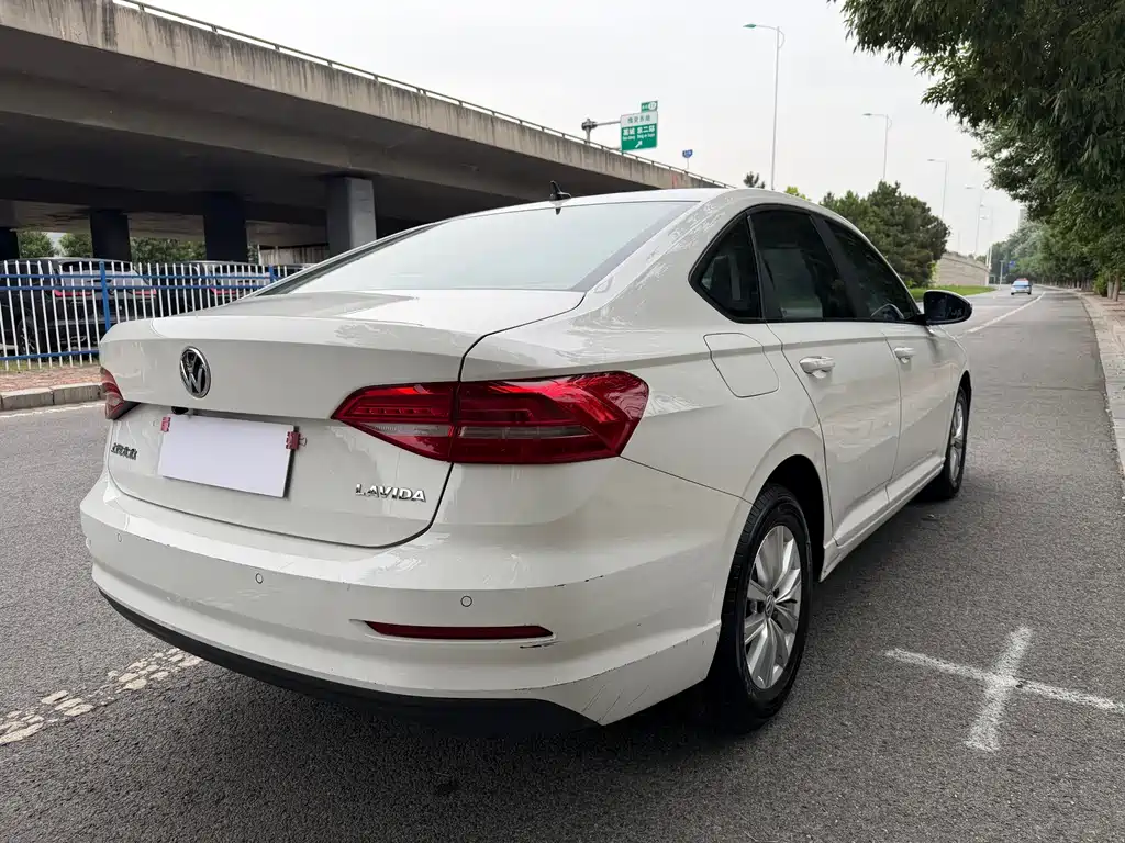 Lavida 1.5 L Auto Style CN-VI