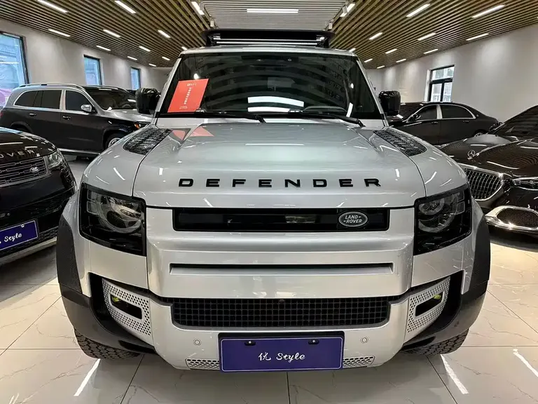Land Rover Defender 110 P400 Dark Special Edition