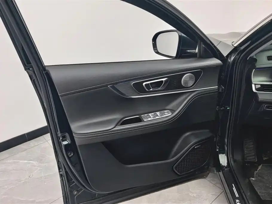 Tiggo 8 PRO 290 T 2 WD Sky Dome 5-seat