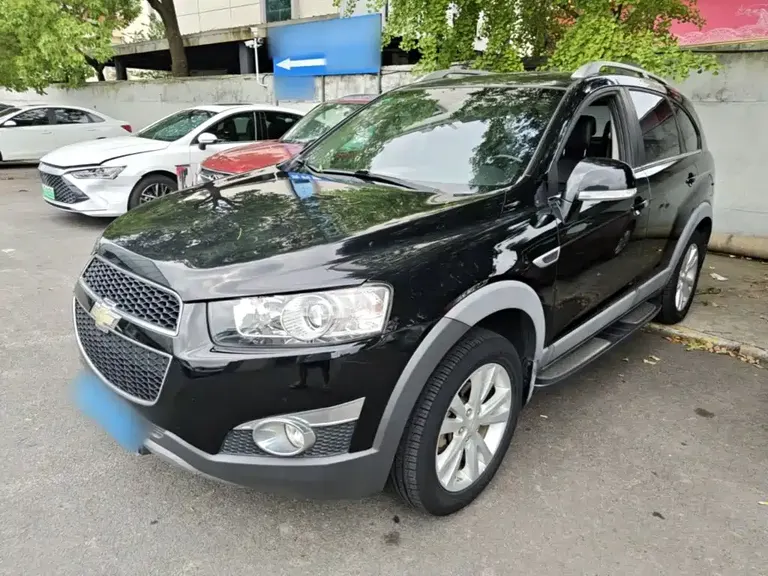 Chevrolet Captiva 2.4 L 4 WD Flagship 7-seat