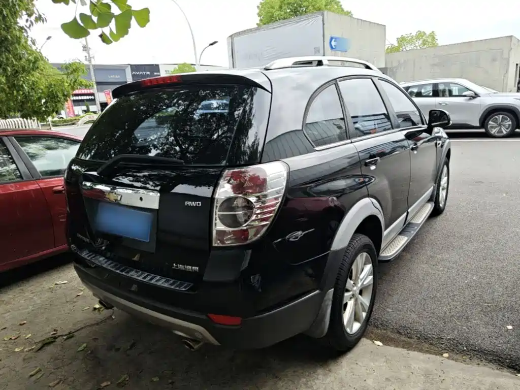 Captiva 2.4 L 4 WD Flagship 7-seat