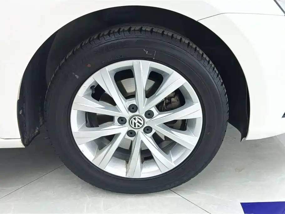 Lavida 230 TSI DSG Comfort