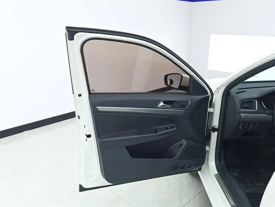 Lavida 230 TSI DSG Comfort