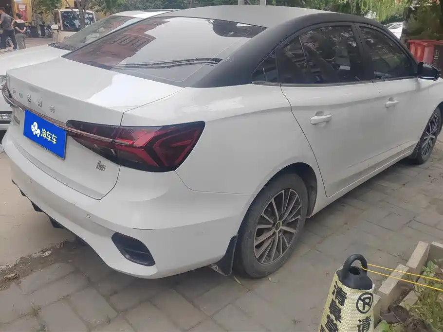 Roewe i5 1.5 L CVT Diamond