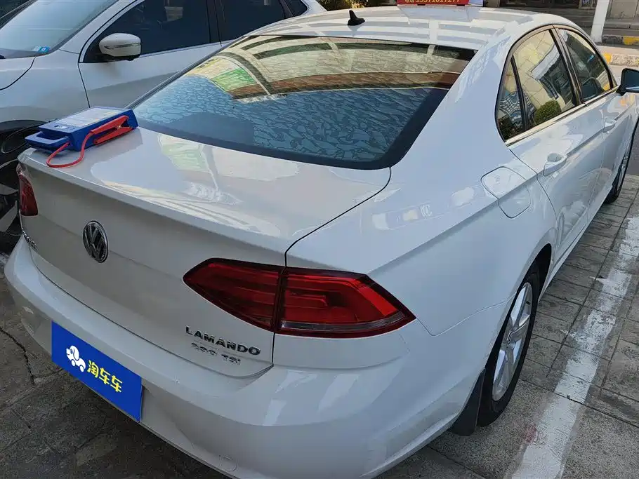 Lamando 230 TSI DSG Style