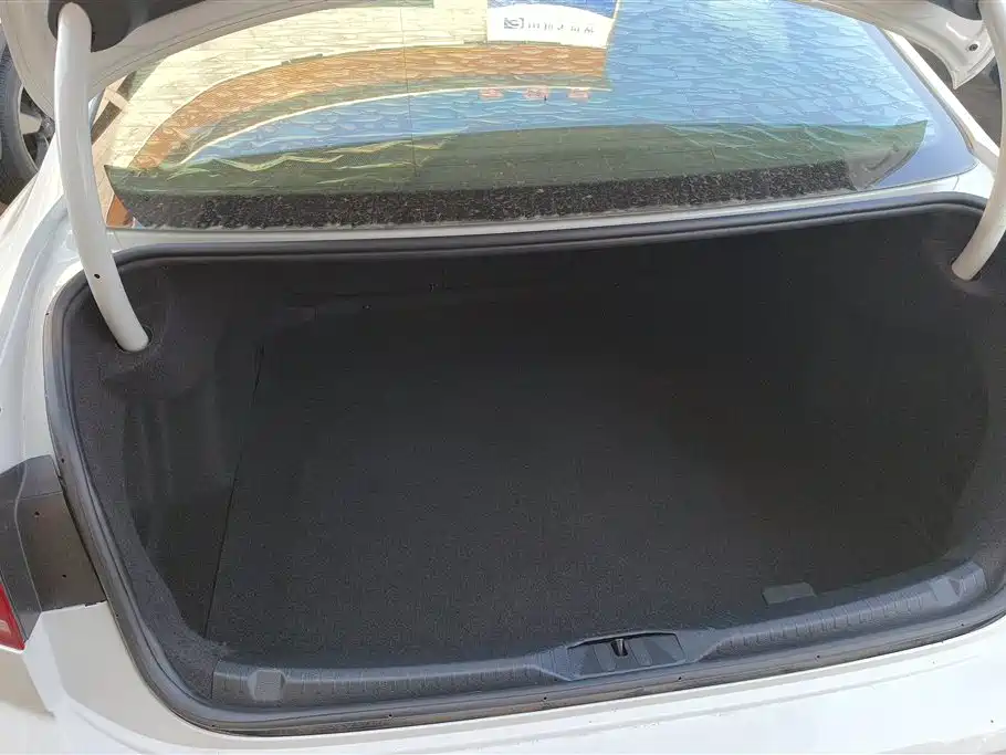 Lamando 230 TSI DSG Style