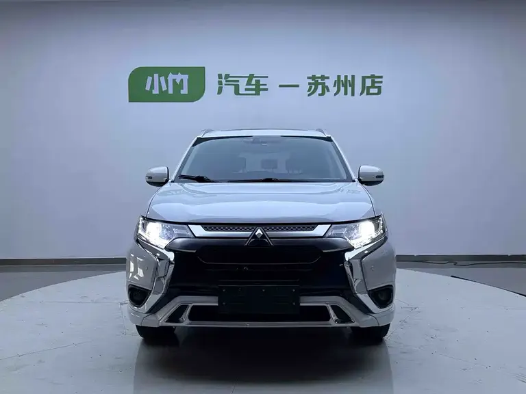 Mitsubishi Outlander Facelift 2.0 L 2 WD Smooth Enjoyment 5-seat