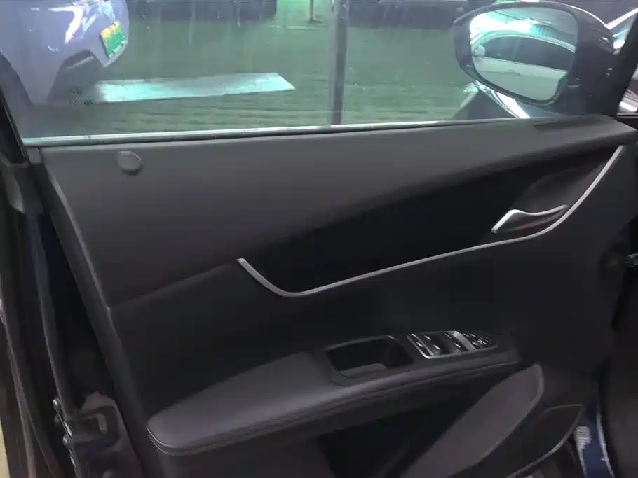 Song MAX 1.5 T Auto Connected Flagship 7-seat