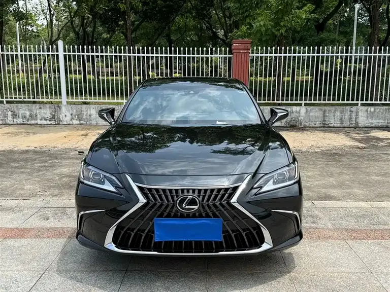 Lexus ES 200 Premium Enjoyment