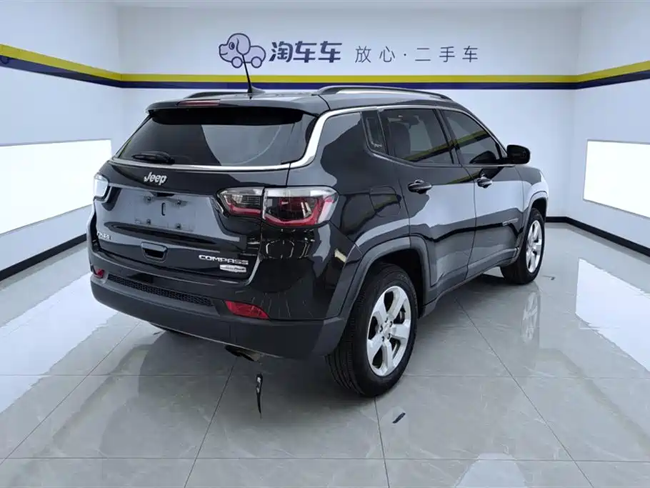 Compass 200 T Auto Home Enjoyment