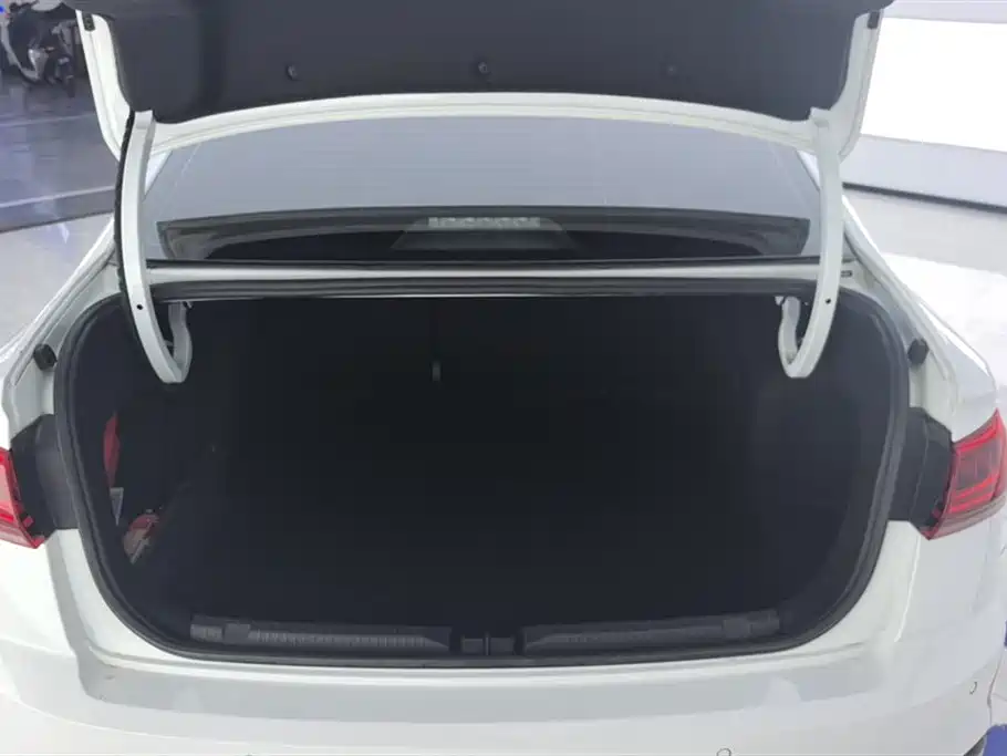 Bora 200 TSI DSG Joy Travel PRO