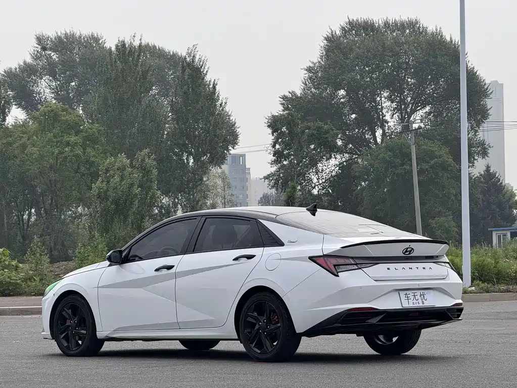 Elantra 1.5 L CVT 20 Anniversary Commemorative