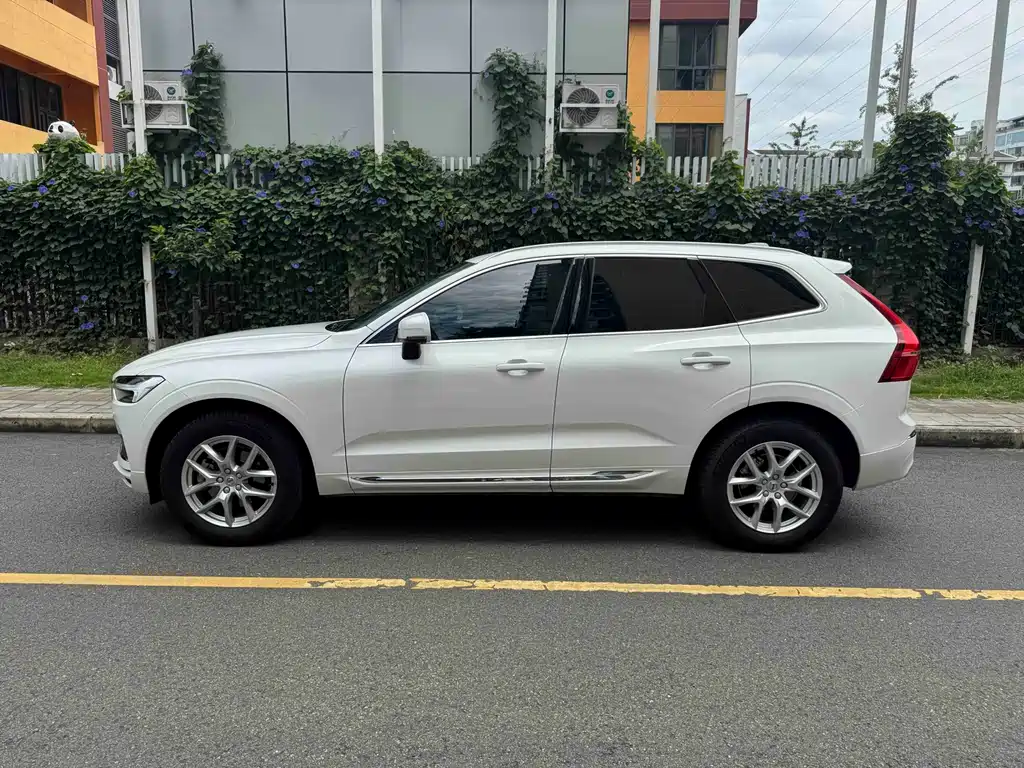 Volvo XC60 T5 4 WD Smart Ease Luxury