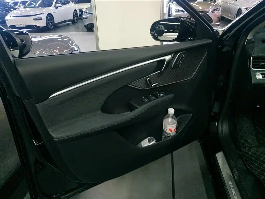 LaCrosse 28 T Platinum