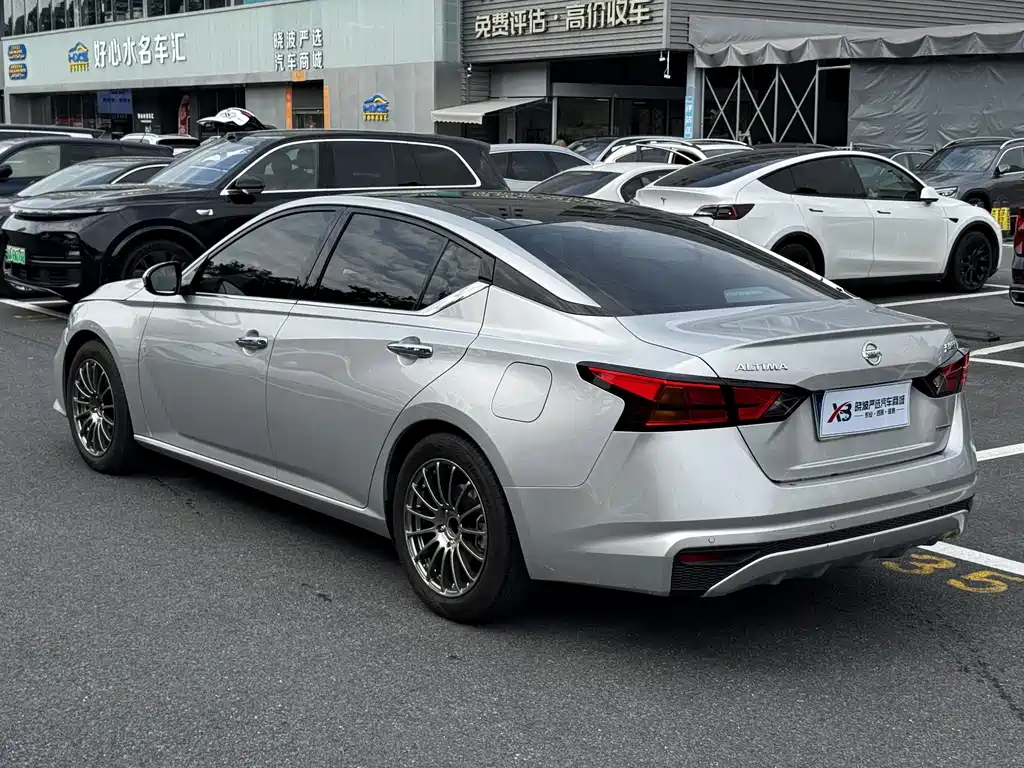 Teana 2.0 L XL Comfort