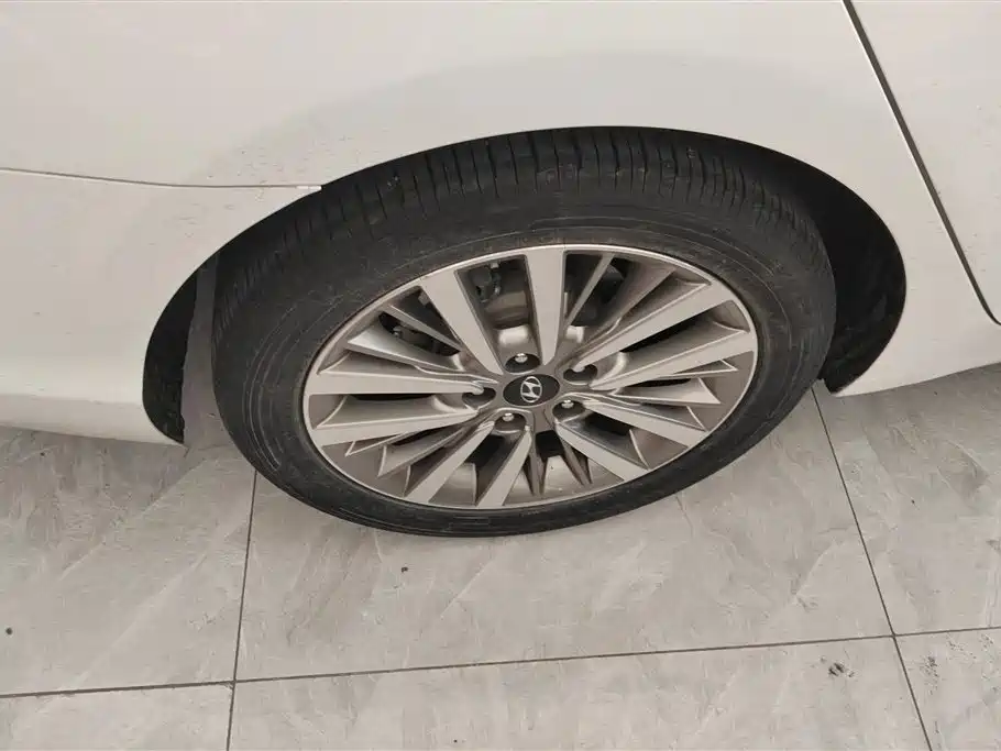 Mistra 1.8 L Auto Intelligent GLS Commemorative CN-VI