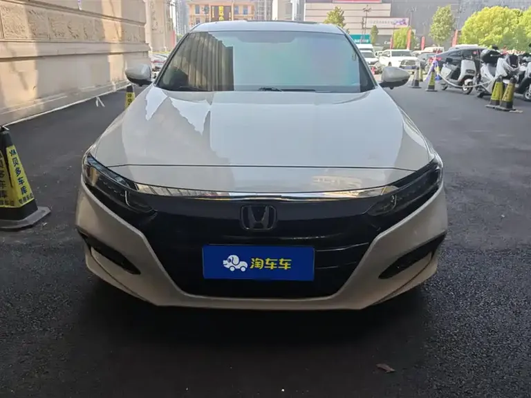 Honda Accord 260 TURBO Elite CN-V