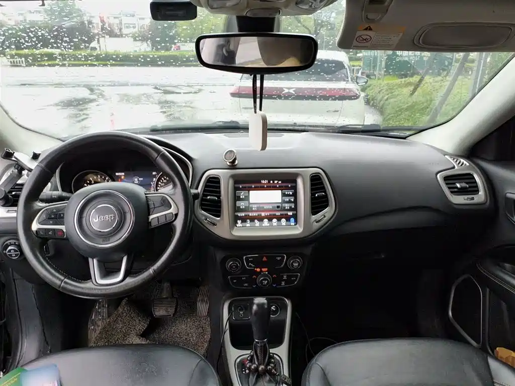 Compass 200 T Auto Home Enjoyment