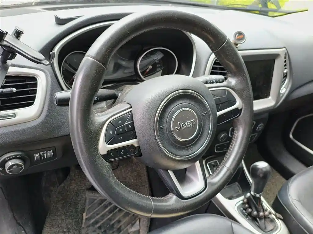 Compass 200 T Auto Home Enjoyment