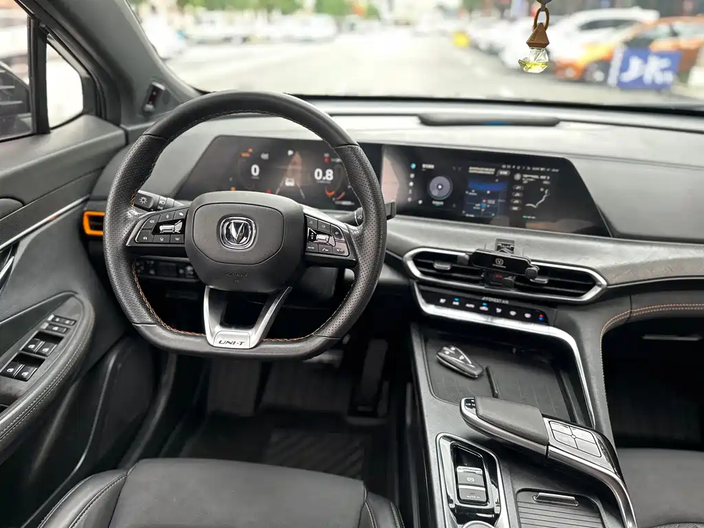 Changan UNI-T 1.5 T Distinguished