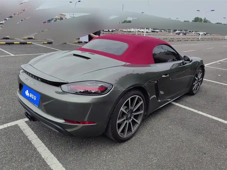 Porsche 718 Boxster 2.0 T