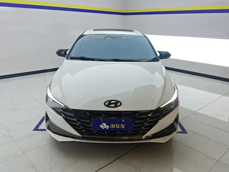Hyundai Elantra 1.5 L CVT LUX Distinguished