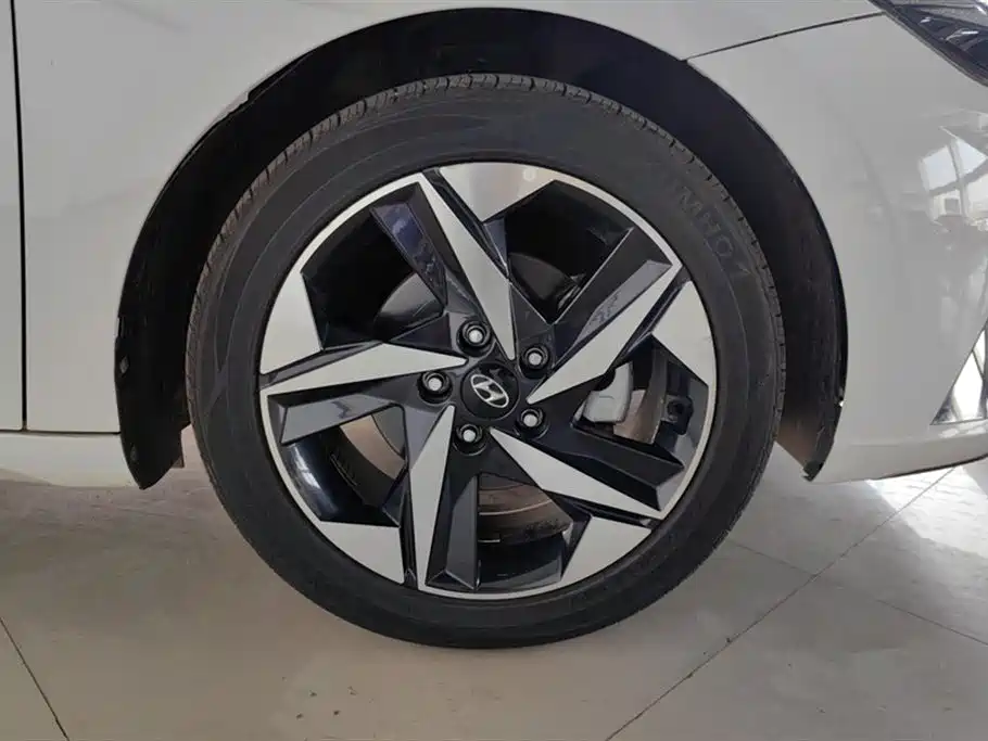 Elantra 1.5 L CVT LUX Distinguished