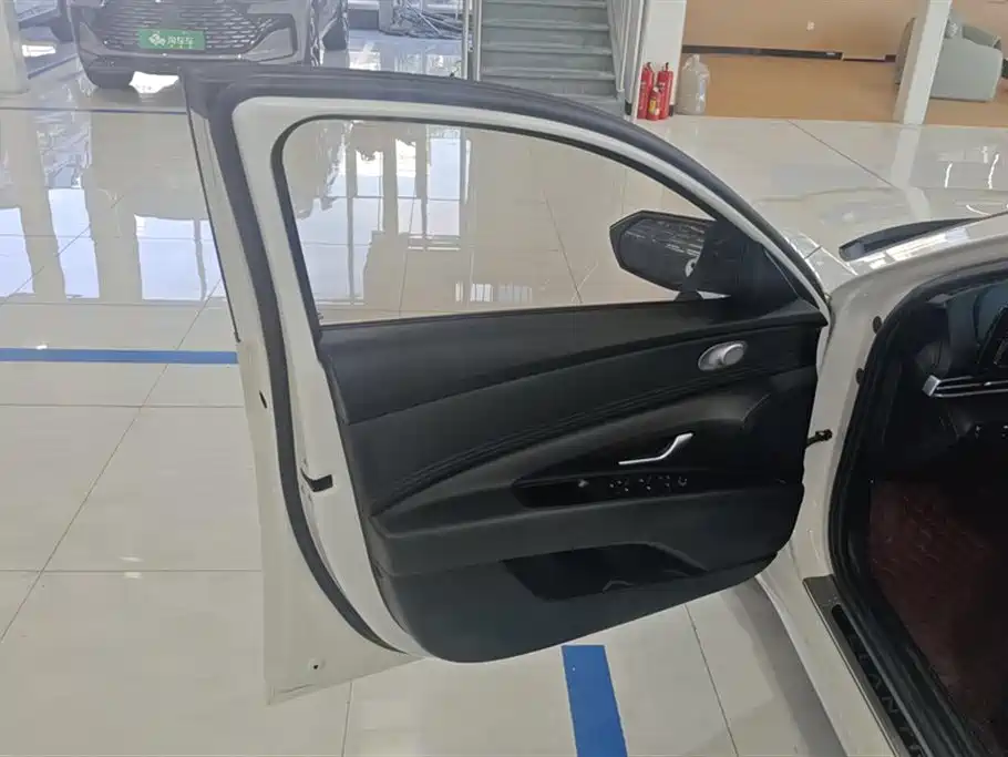 Elantra 1.5 L CVT LUX Distinguished