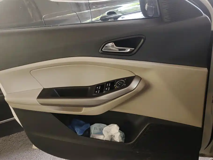 Escort 1.5 L Auto Comfort